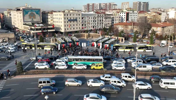 Kayseri Büyükşehir Belediyesi, 15 Yeni Elektrikli Otobüsü Ulaşım Filosuna Ekledi