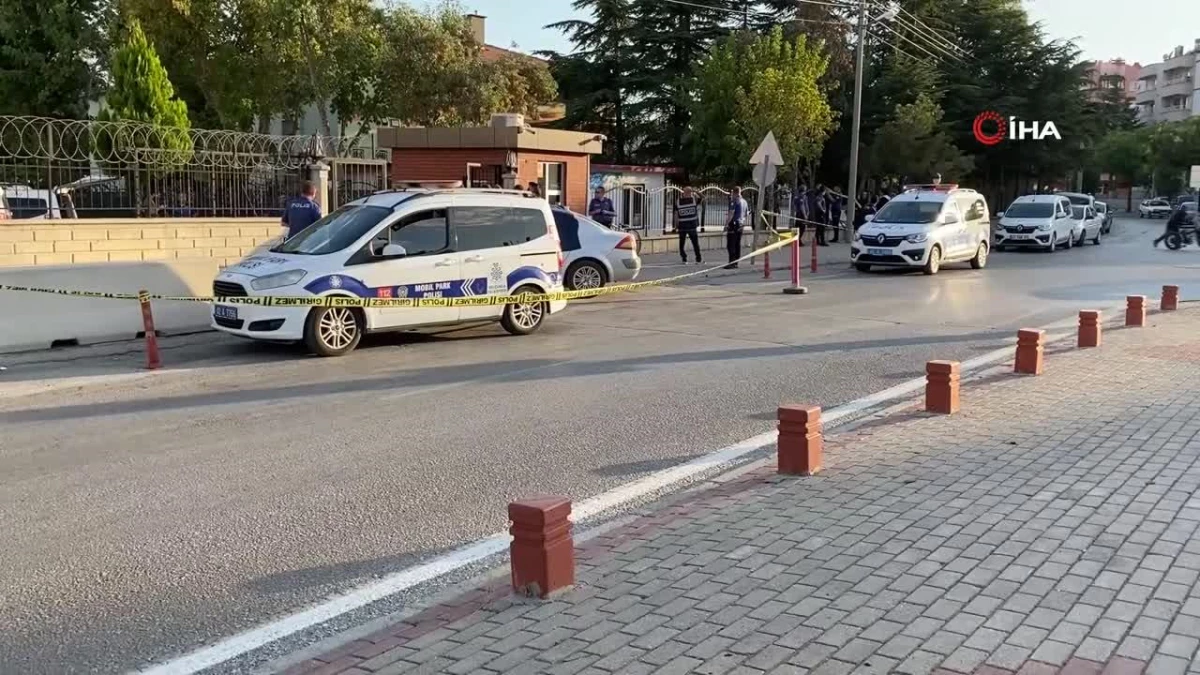 Otomobilde öldürdüğü eşinin cenazesiyle karakola gitti