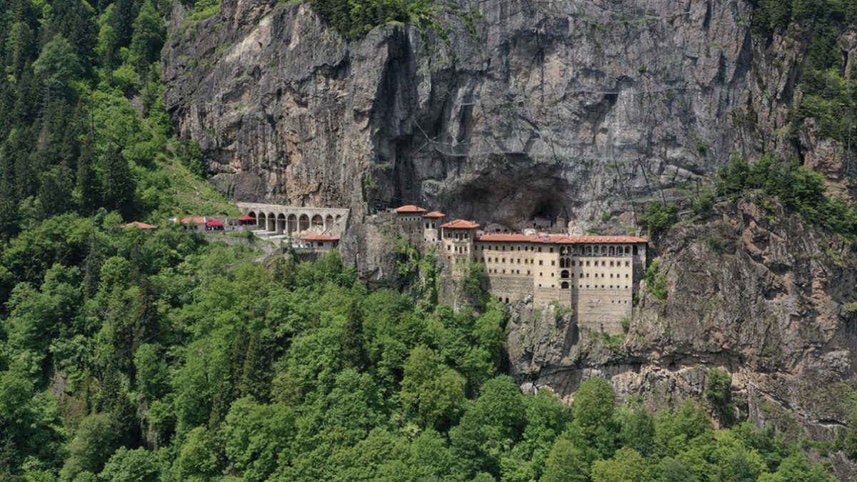 Trabzon’da Sümela Manastırı’na yoğun ilgi: 9 ayda 395 bin kişi gezdi
