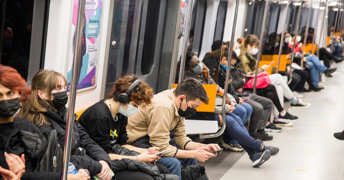 Üst solunum yolu hastalıklarında maske kullanmak virüslerin yayılımını engelliyor